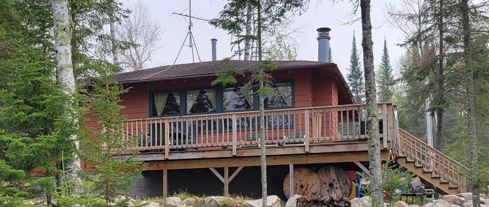 Welcome to the Wolfe's Den cabin on beautiful Lake Vermilion