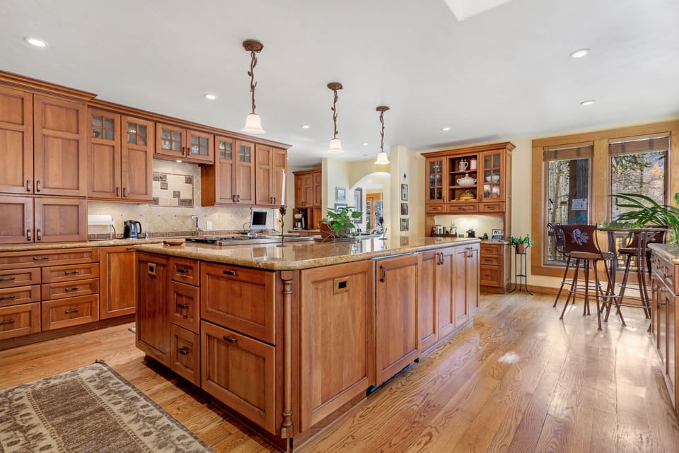 Enormous open kitchen largest island in Beaver Creek. Great for buffet. 