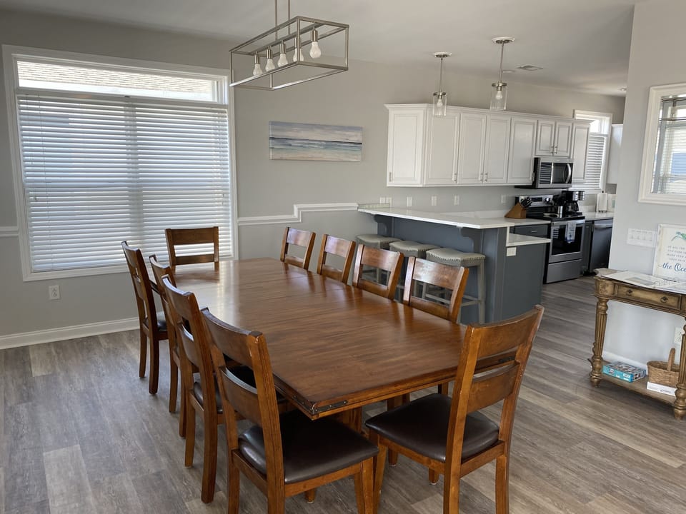 A dining room perfect for your gathering.