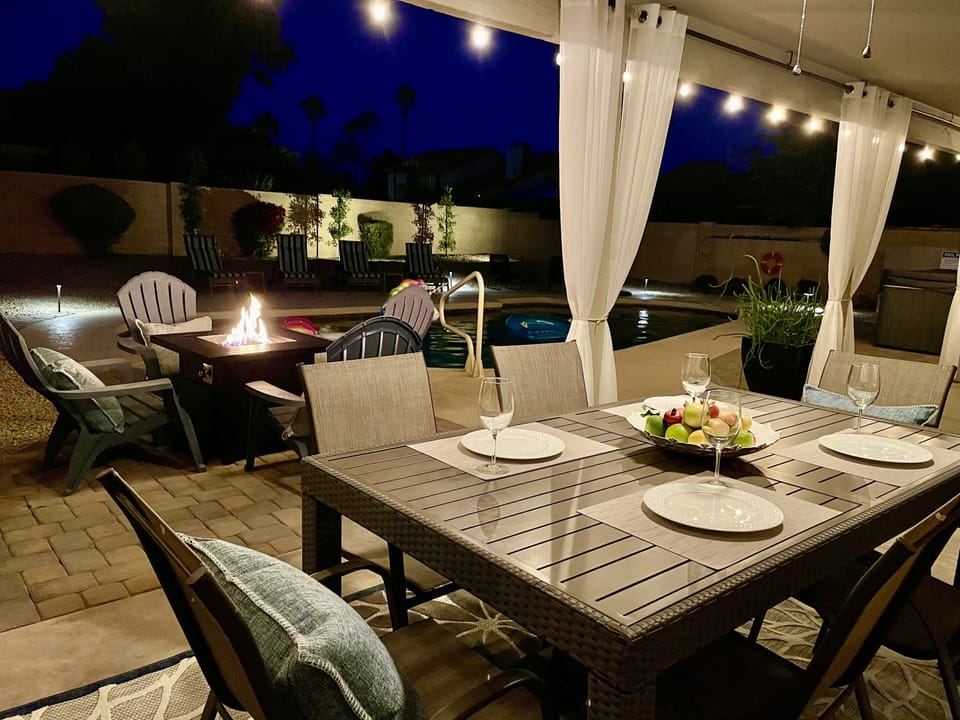 Outdoor dining