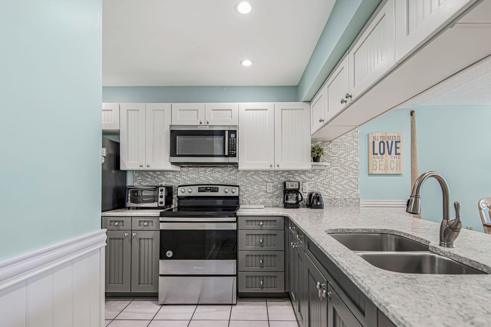 Fully Stocked Kitchen