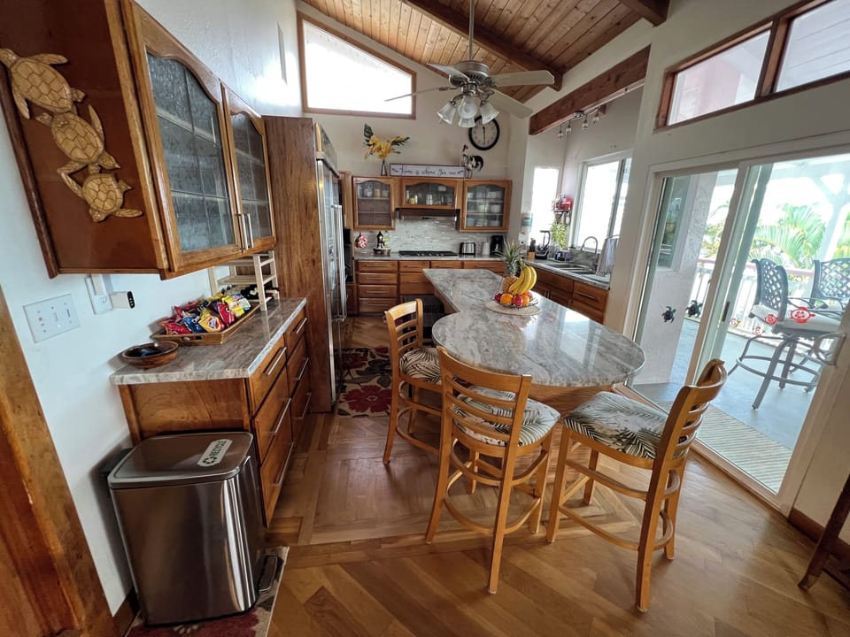 Cooking is a pleasure in this well-equipped kitchen!  Inquire for full inventory