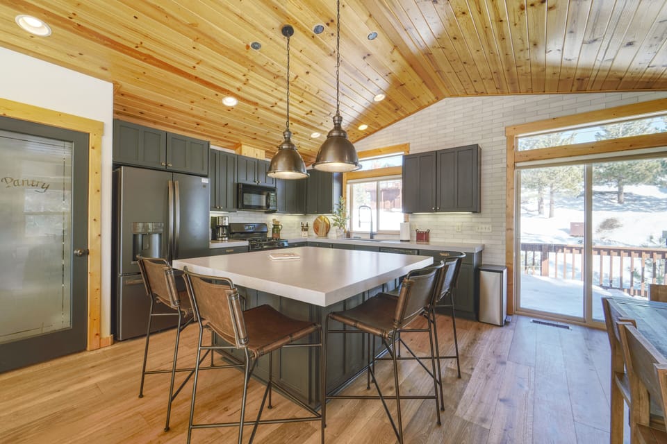 Kitchen with Large Island