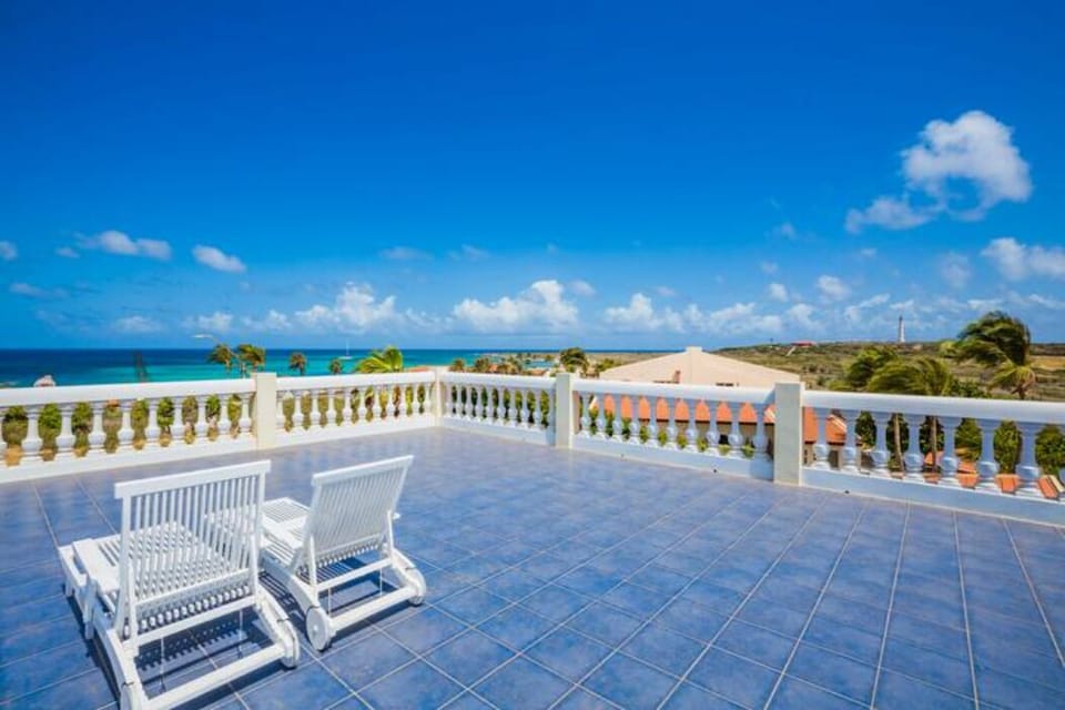 1 MIN WALK 2 Arashi Beach Suite w/ RoofDeck & Pool (7427)