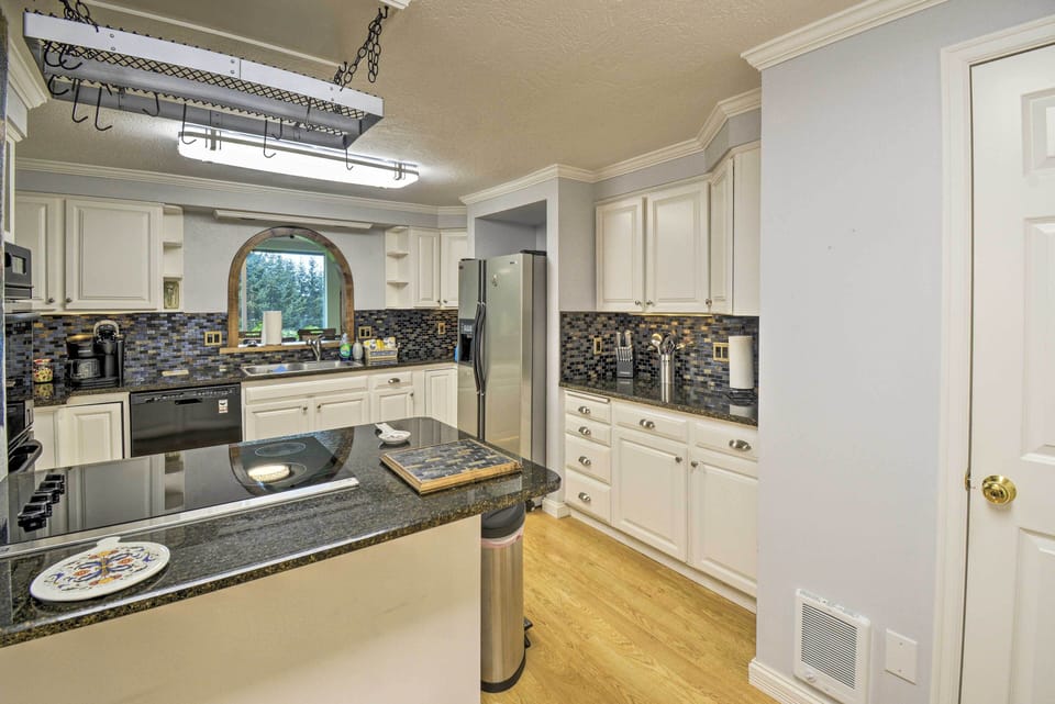 Kitchen | Fully Equipped | Cooking Basics
