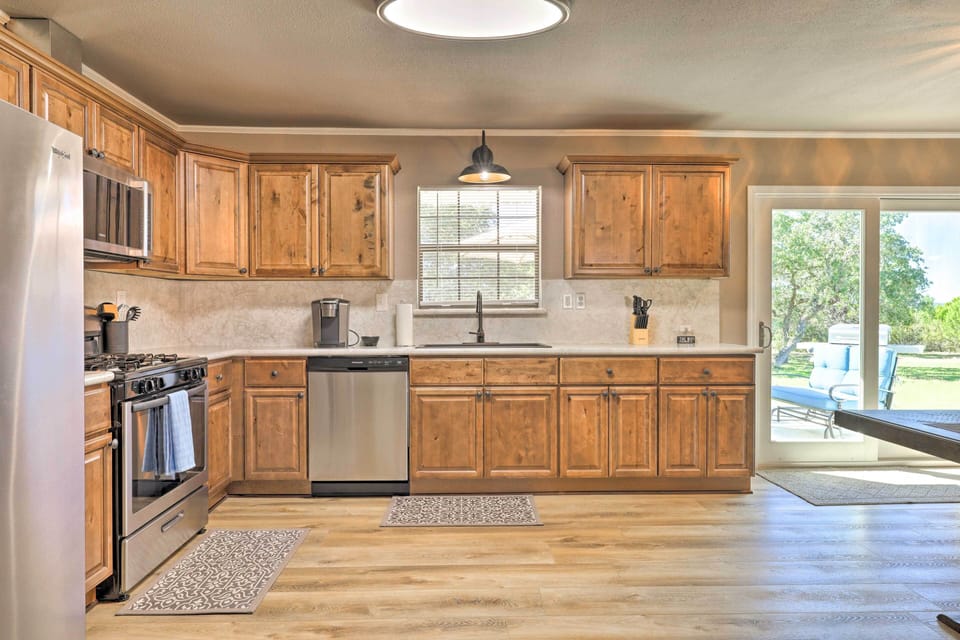 Fully Equipped Kitchen | Crock-Pot | Toaster