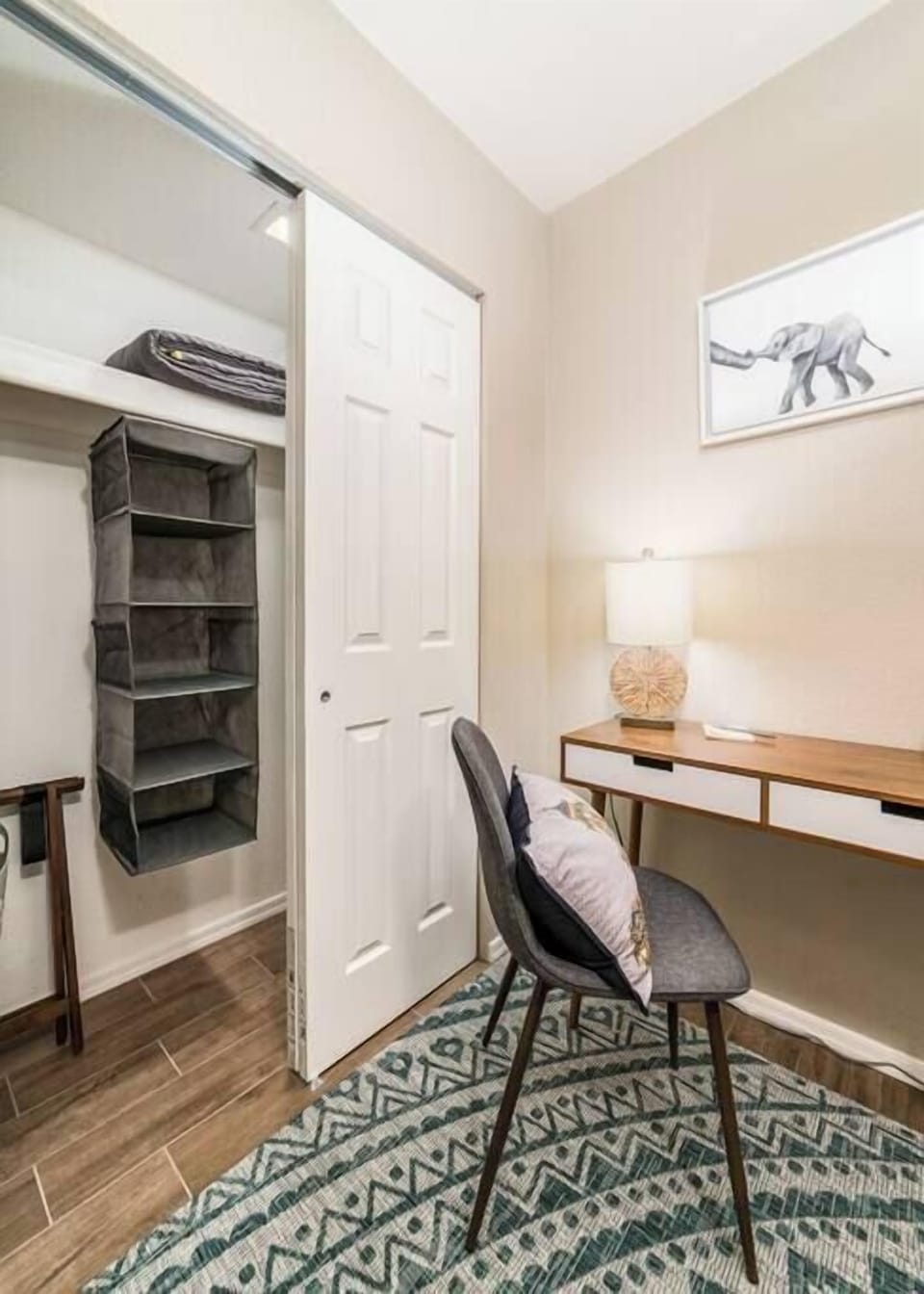 Luggage rack, and additional linens, pillows included.