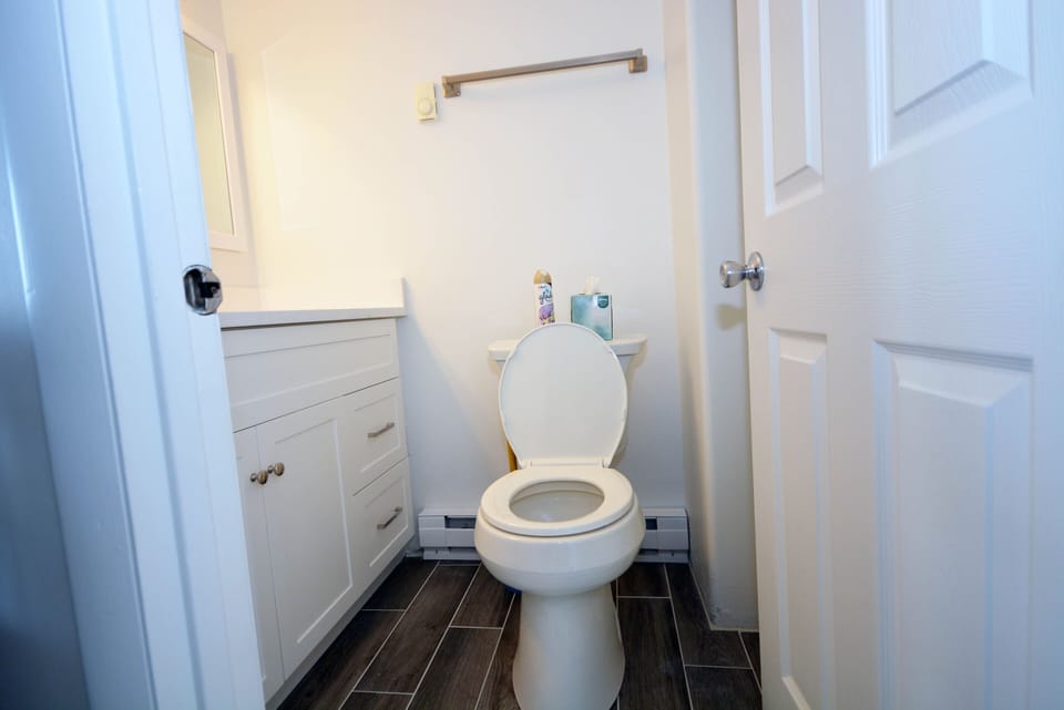 MASTER-BATHROOM