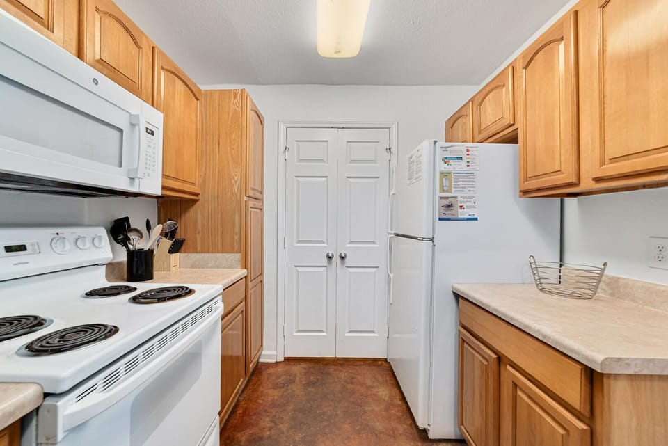 The well-equipped kitchen has all the comforts of home to make your stay as convenient and comfortable as possible.