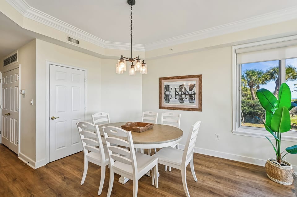 Dining Area at 3105 SeaCrest