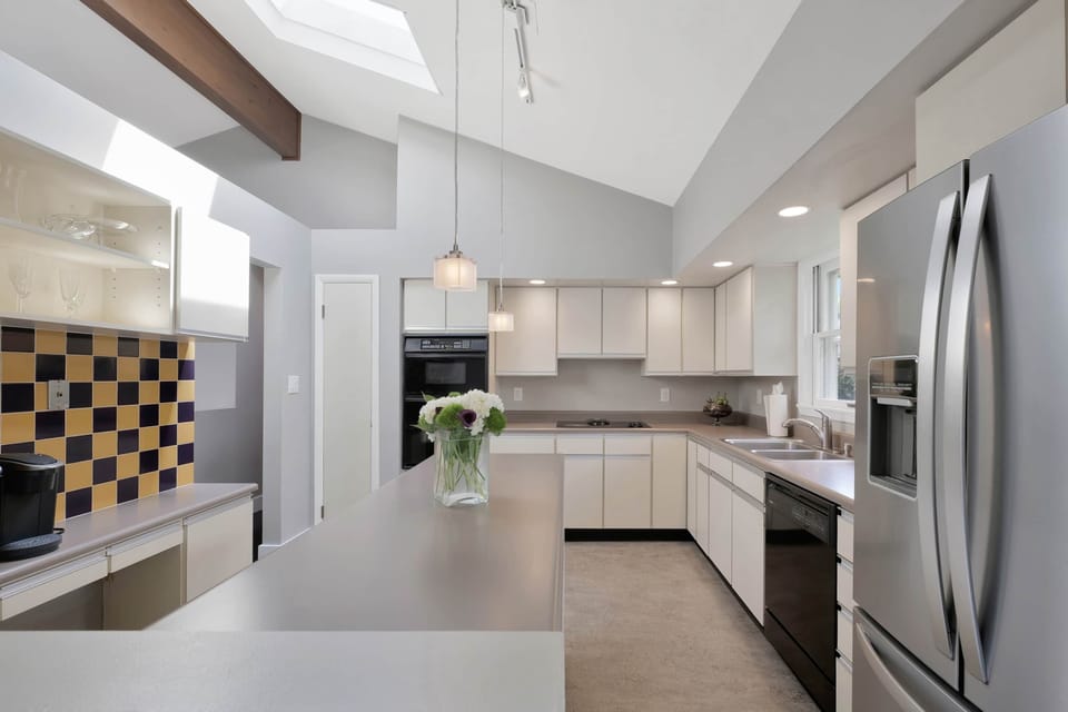 Kitchen with oversized island