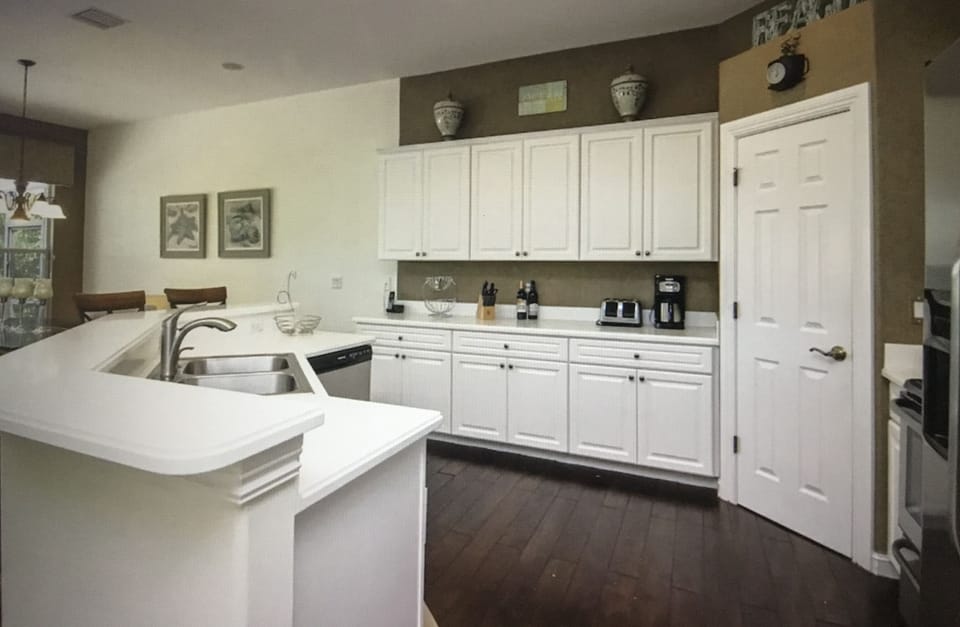 Counter seating for 4
