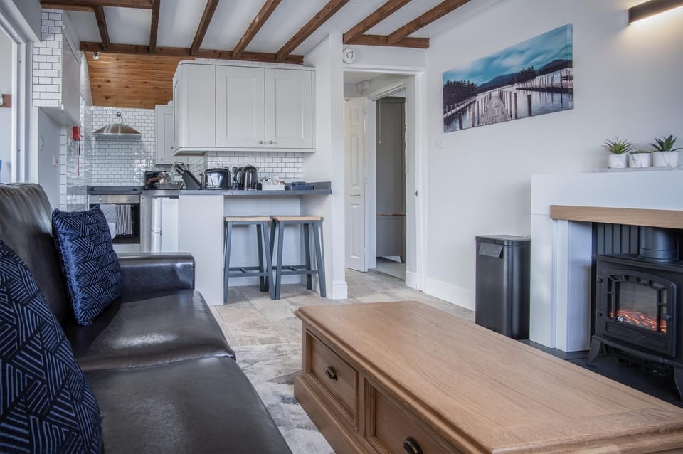 Honeysuckle Cottage - 1 Bedroom Cottage - Amroth (11375)