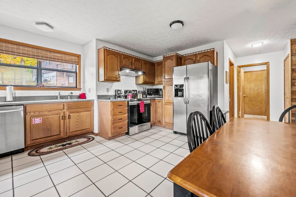 Stainless steel appliances, pots/pans, flatware, drinking glasses and more