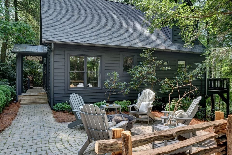 Exterior Entry/Firepit