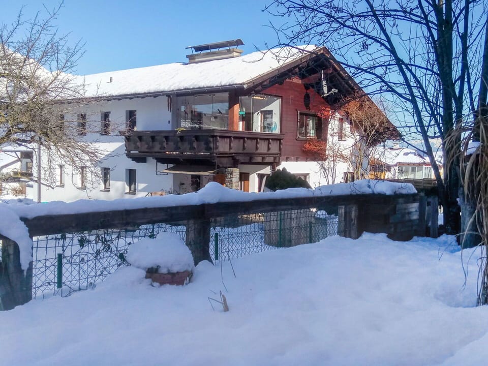 Sky, Snow, Building, Window, Tree, House, Branch, Cottage, Neighbourhood, Residential Area