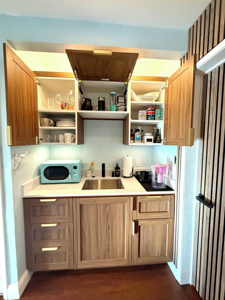 Top cabinet with Electric kettle,milk frother, plates/cups/glass and condiments