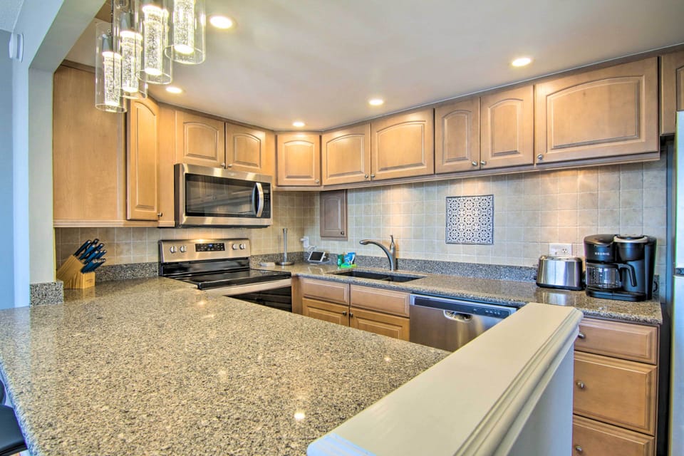 Kitchen | Fully Equipped | Cooking Basics | Toaster | Coffee Maker