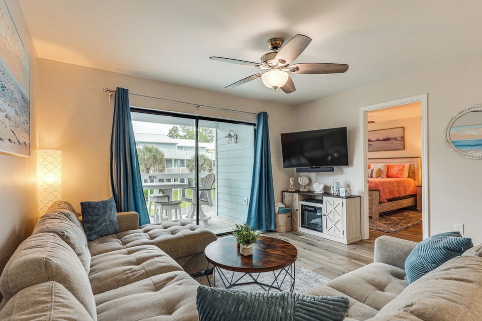 Ocean Beach Vacation Rental | 2BR | 2BA | 850 Sq Ft | Stairs Required to Enter