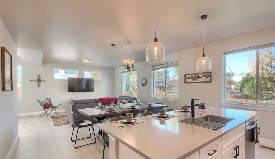 Enjoy the natural flow of the main floor and the natural light that illuminates the space. 