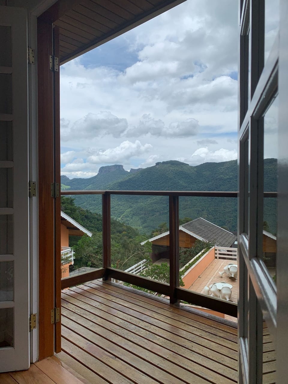 SUÍTE 1 - VISTA DO DECK PRIVATIVO