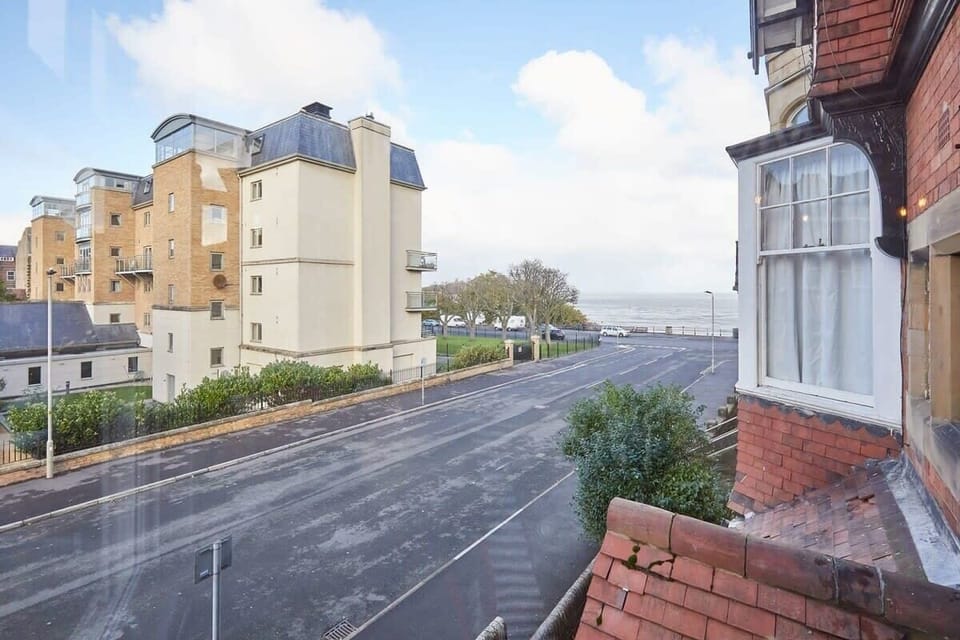 The Lookout @ Scarborough - Host & Stay