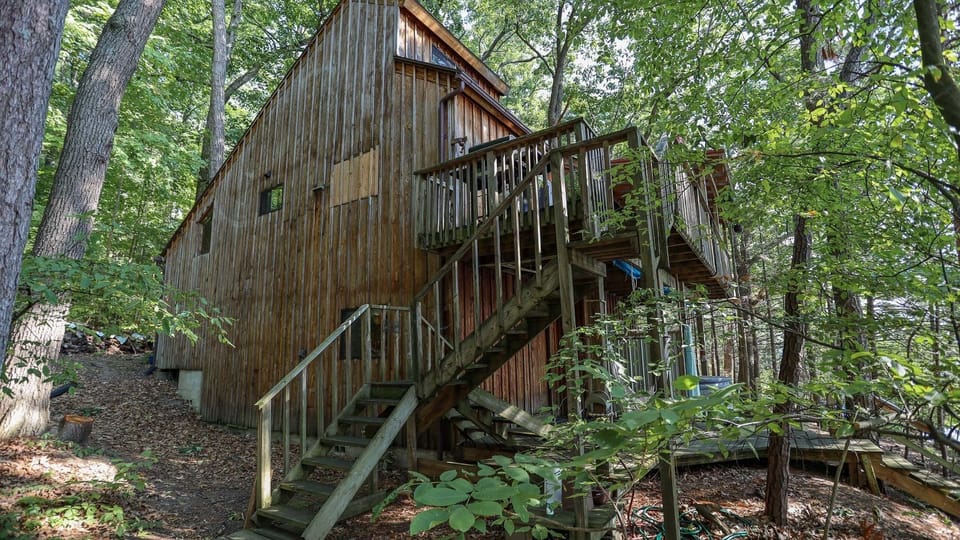 Front of the Cottage with Lake Views