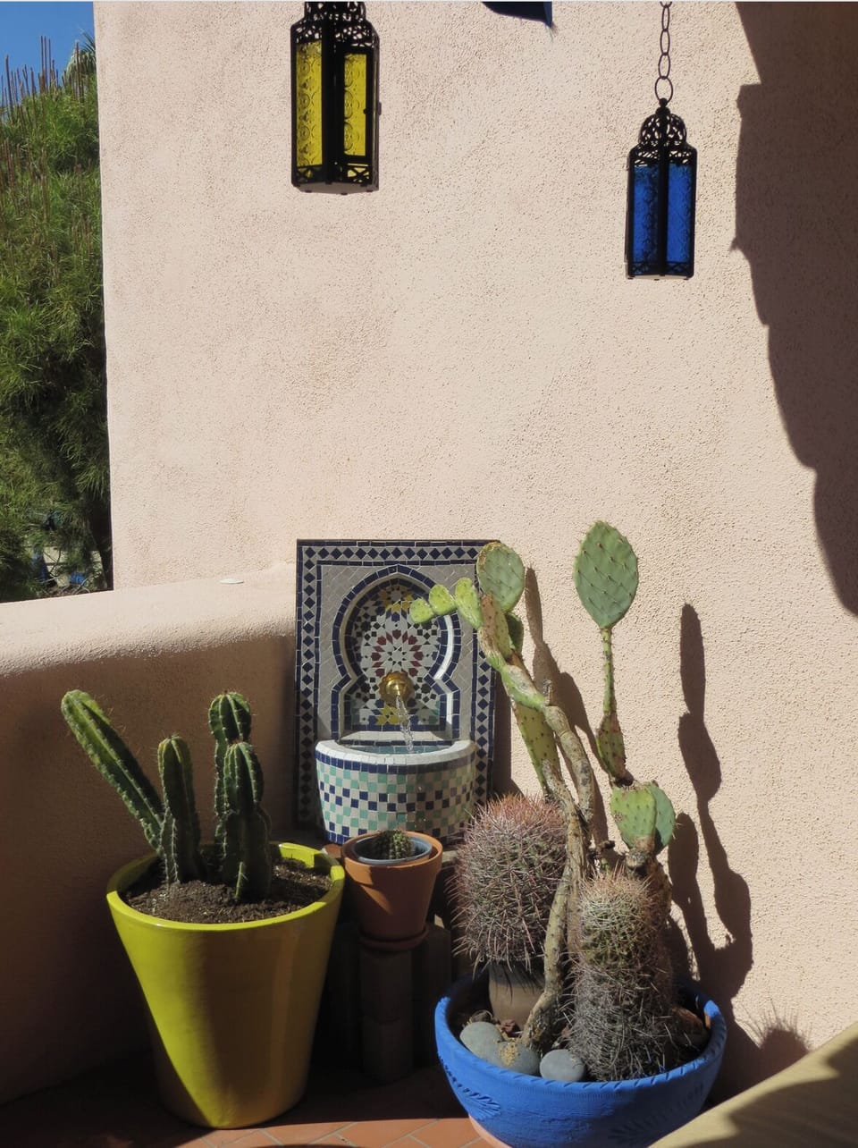 Relax to the sound of a Moroccan fountain 