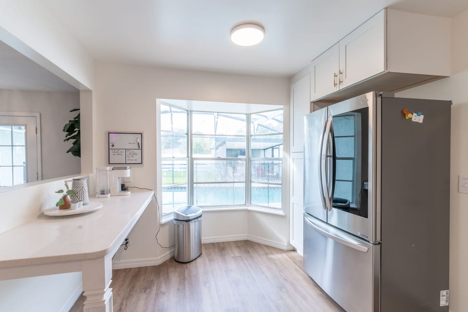 Kitchen and breakfast station/nook