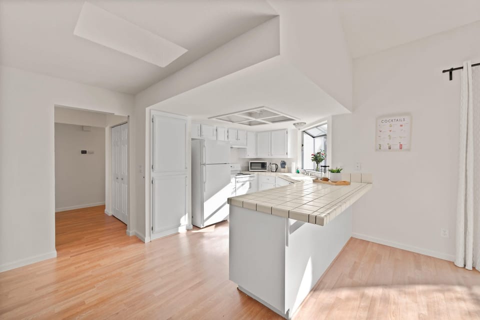 Plenty of kitchen space to prepare something tasty