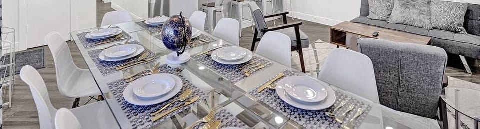 We are superhosts. We will take care of your stay. We help make you feel comfortable. 