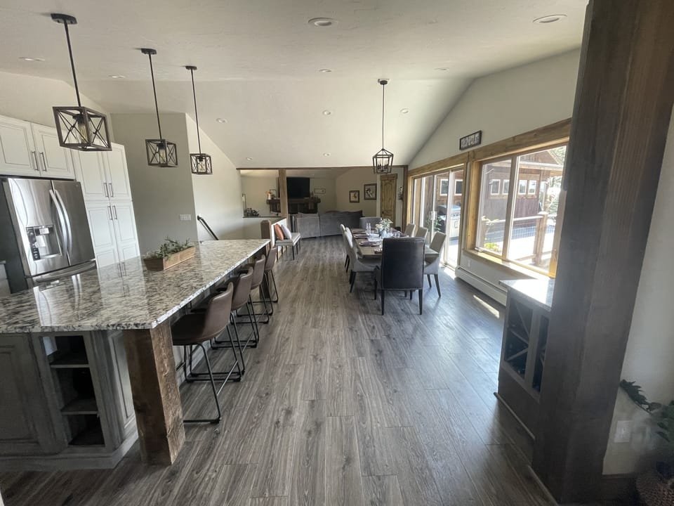 Open kitchen to dining and living room