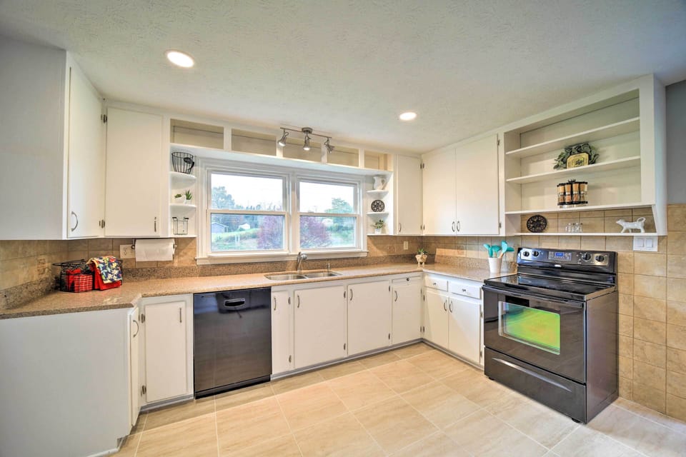 Fully Equipped Kitchen | Cooking Basics & Spices