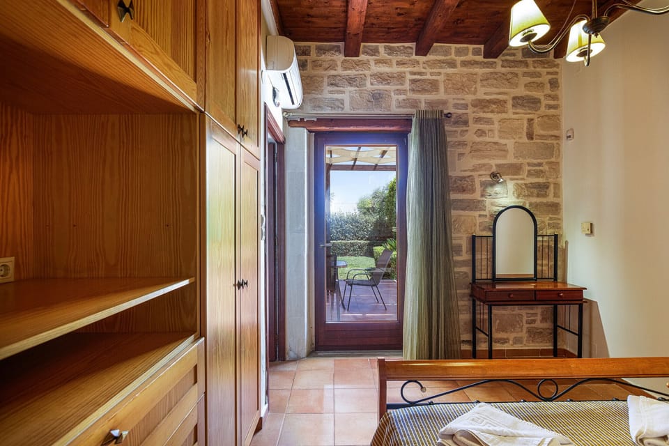 Comfortable bedroom of Private heated pool,Walking distance to beach & all amenities, Platanes,Rethymno,Crete