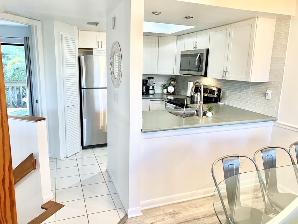 Full kitchen with everything you could need. 