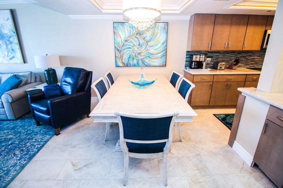Open Dining Area for 5