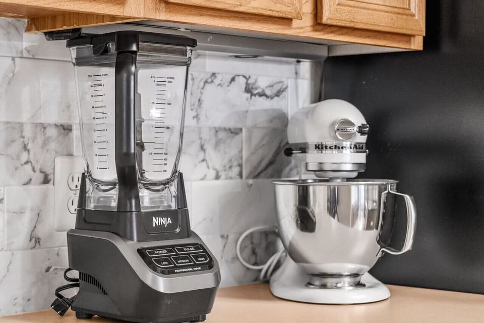 Ninja blender and KitchenAid mixer included—blend, bake, and create with ease at this pet-friendly NorthATX retreat.
