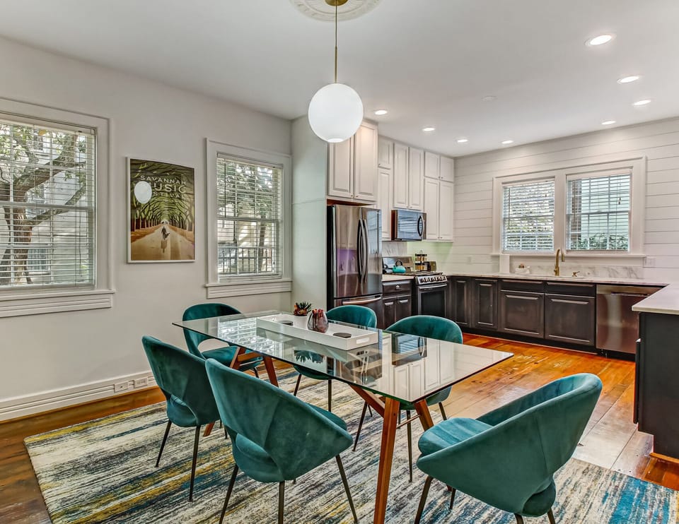 Great floor-plan for entertaining on a night in.