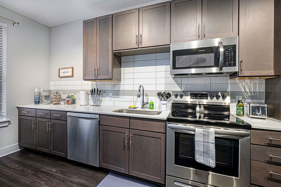 Fully equipped kitchen.