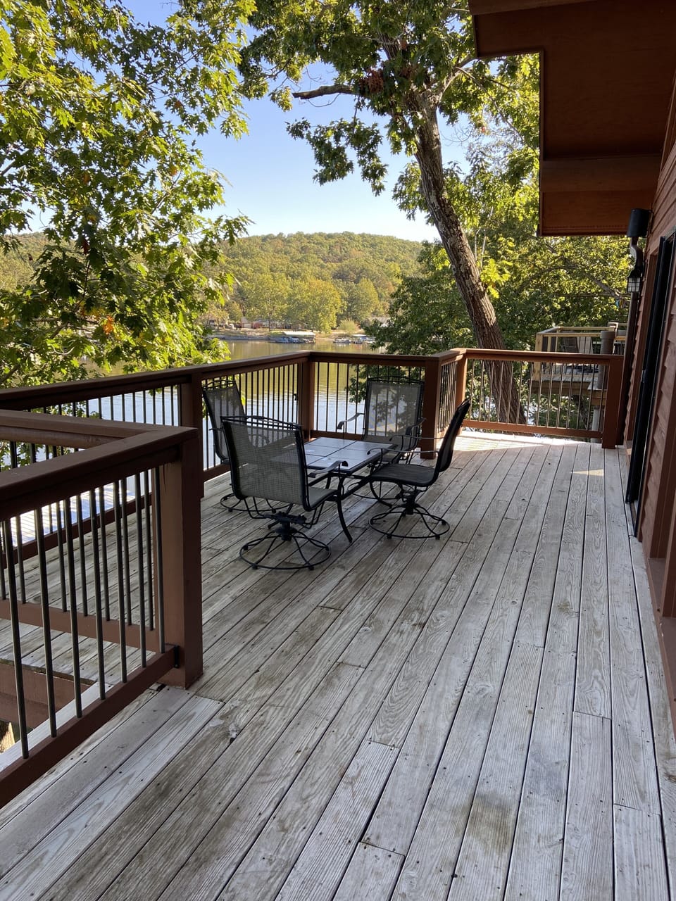 Upper deck conversation area - great for snacking and cocktails.