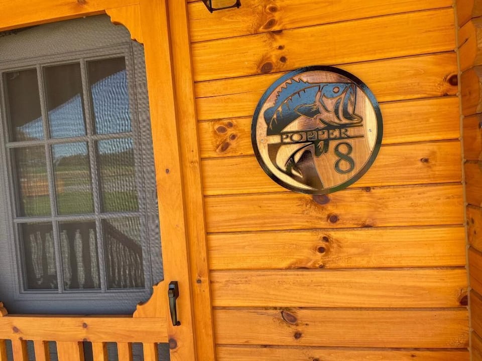Cabin 8 (Popper)