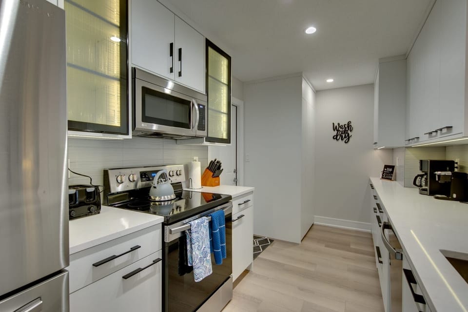 Fully equipped kitchen area
