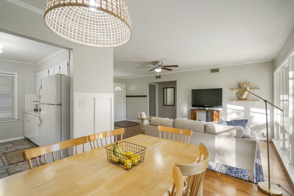 Open floorpan for easy hangout.