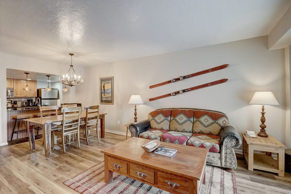 Living Area w/ Sleeper Sofa / Dining Area