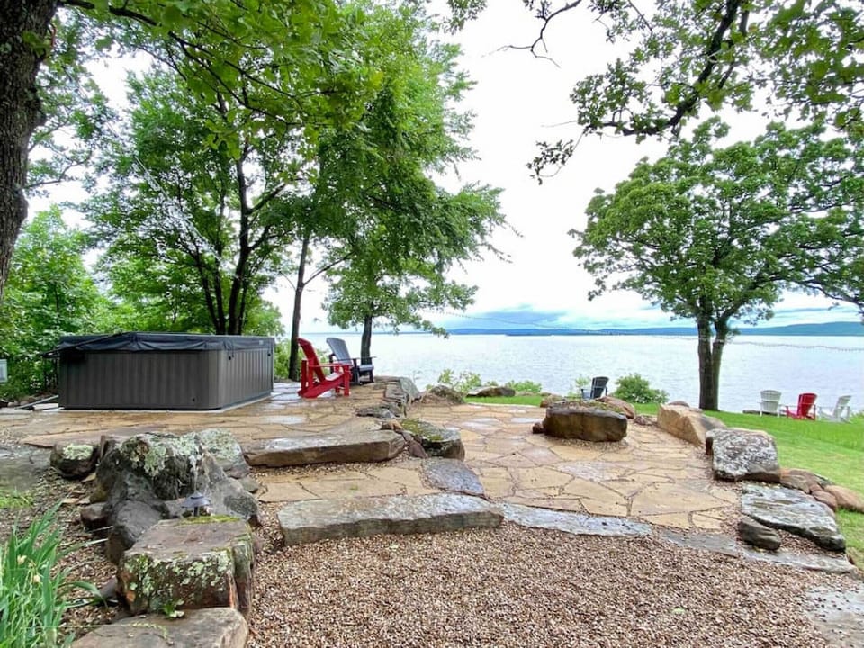 Perfect place to enjoy being on the lake on a 200-foot bluff