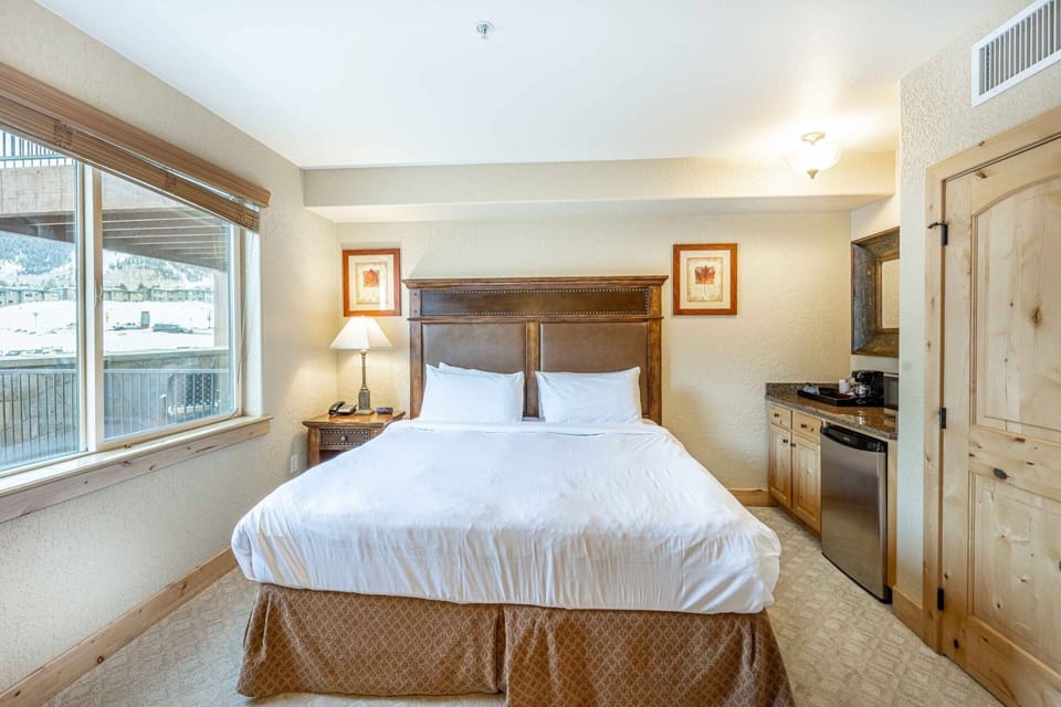 The bedroom also features a closet, mini-fridge, toaster oven and desk for added comfort & convenience.