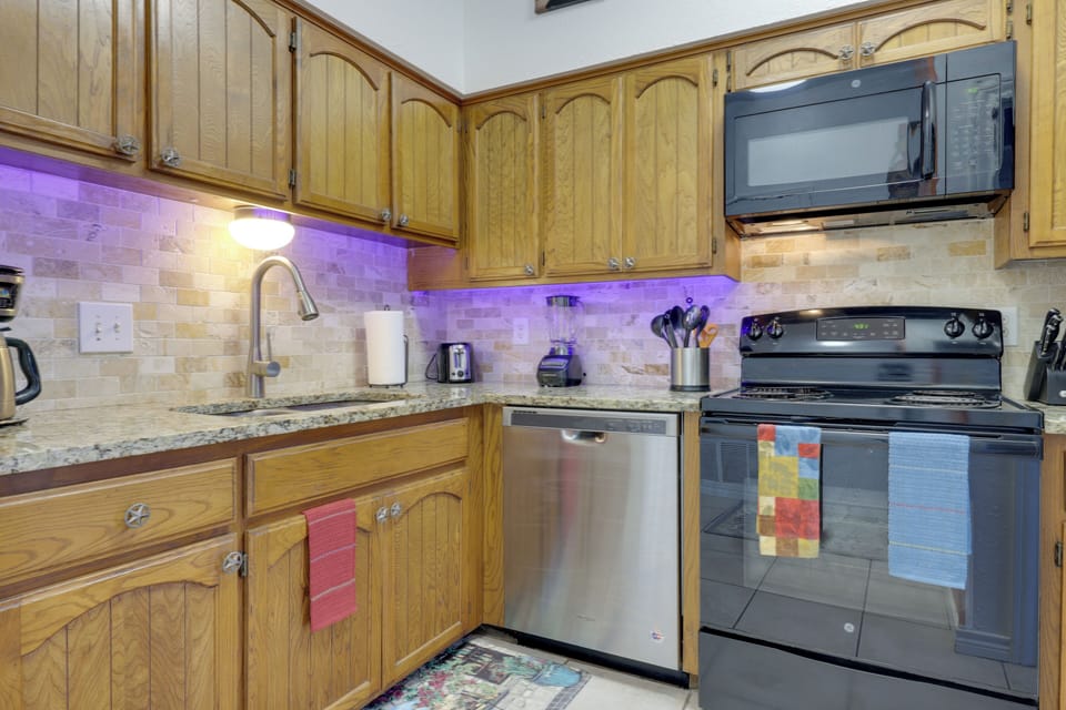 Kitchen | Main Level