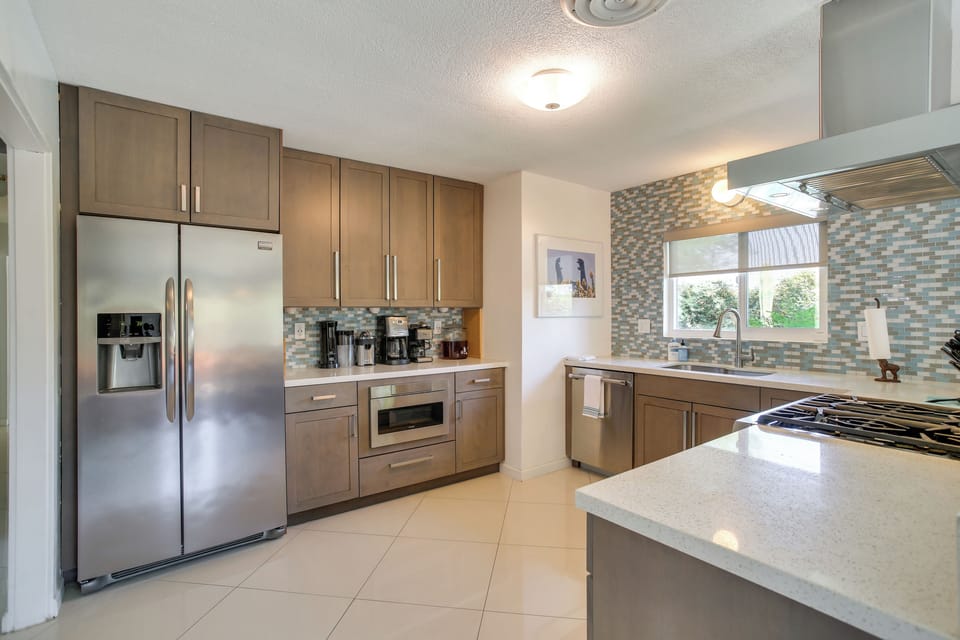 Kitchen | Toaster | Dishware & Flatware