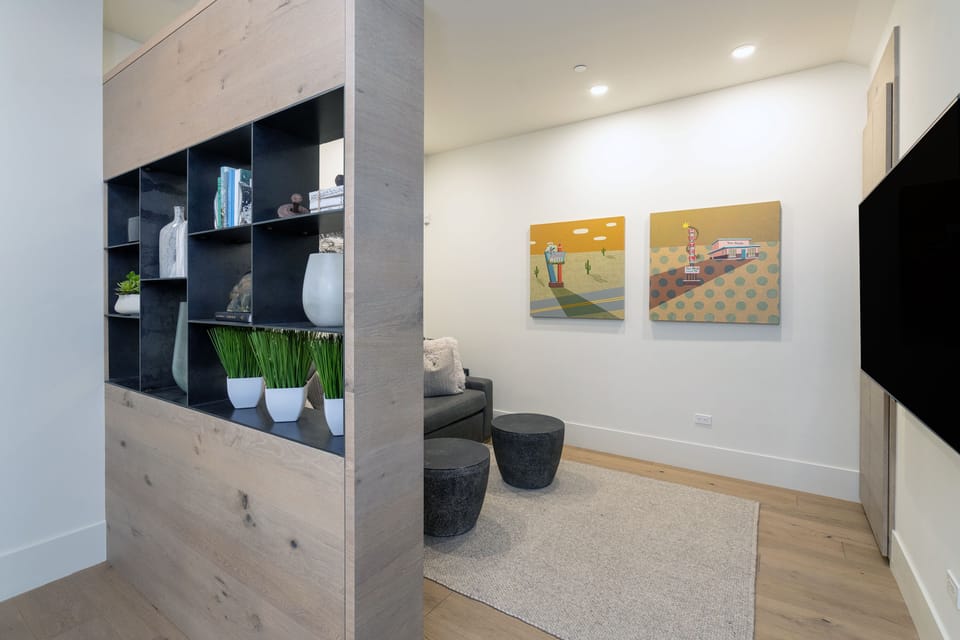 5.03-san-juan-104-telluride-lower-living-room1