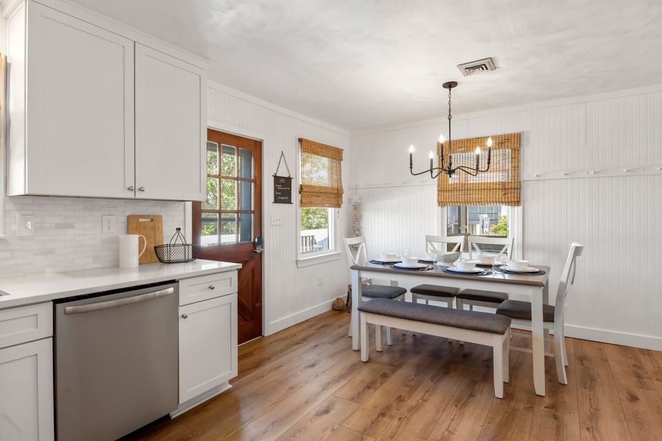 DU503: A Captain's Tale | Dining Area and Kitchen